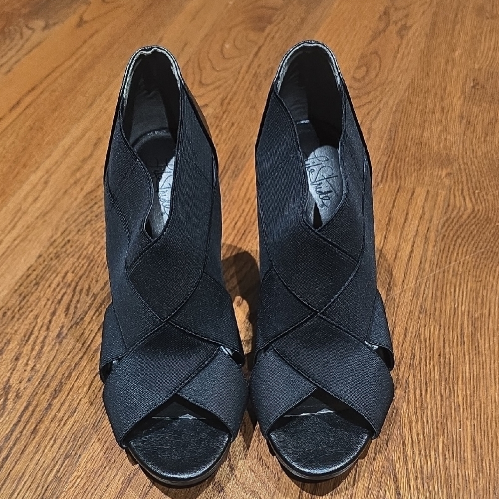 Life Stride Elegant Black Crisscross Heeled Boots